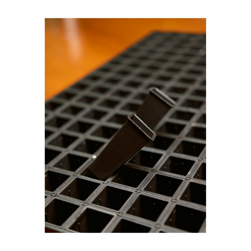 Load image into Gallery viewer, SEEDLING TRAY 128 - 7 UNITS
